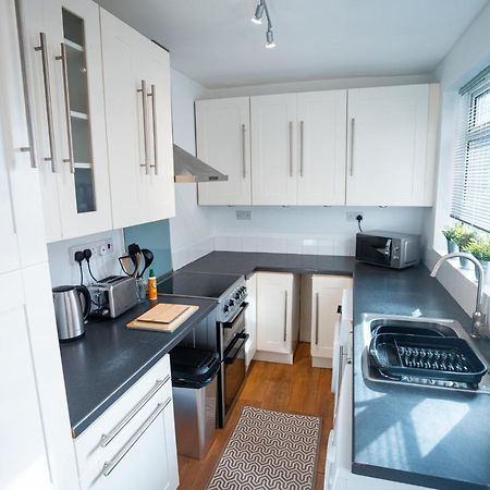 Comfortable House In Nuneaton Sleeps5 Free Parking Good Amenites Bagian luar foto