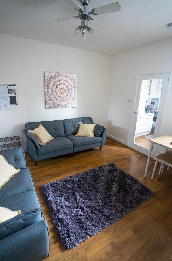 Comfortable House In Nuneaton Sleeps5 Free Parking Good Amenites Bagian luar foto